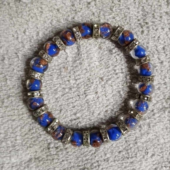 Silvertone blue copper crystal stretch beaded bracelet - Picture 1 of 3